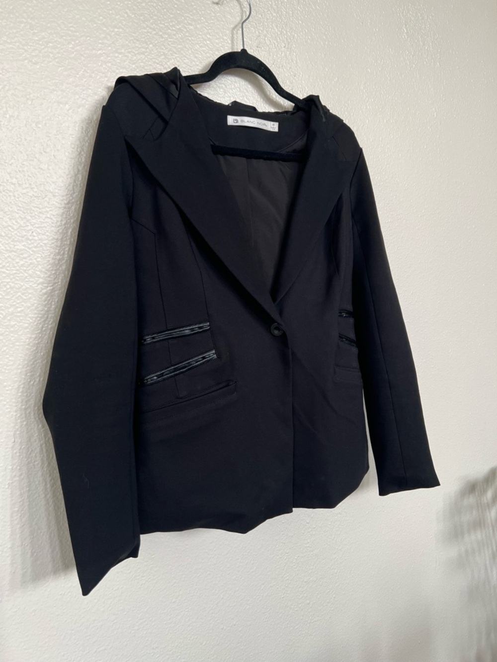 Blanc Noir Hooded Single-Button Black Blazer size Medium - Picture 4 of 8